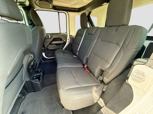 Used 2020 Jeep Wrangler Unlimited Sahara AWD/4WD image 22