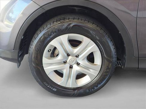 Used 2015 Toyota RAV4 LE AWD/4WD image 25