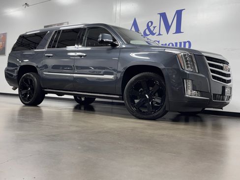 Used 2019 Cadillac Escalade ESV Premium Luxury image 2