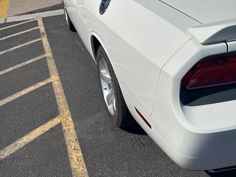 Used 2009 Dodge Challenger R/T RWD image 17