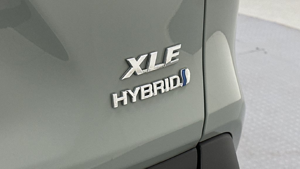 Certified 2021 Toyota RAV4 XLE w/ Convenience Package AWD/4WD image 20