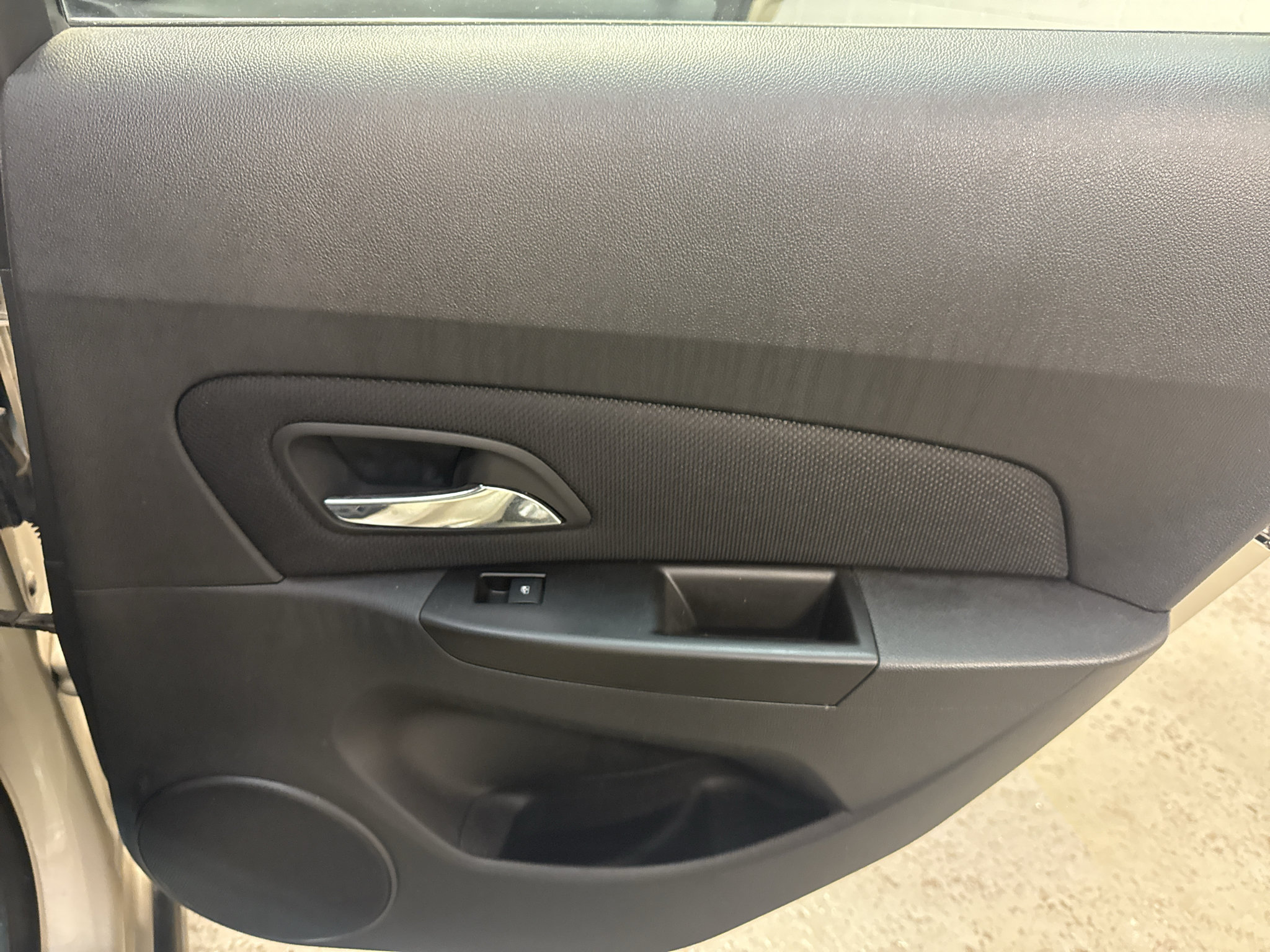 Used 2013 Chevrolet Cruze LTZ w/ Enhanced Safety Package FWD image 18