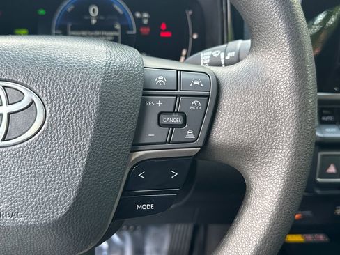 Used 2025 Toyota Camry LE FWD image 24