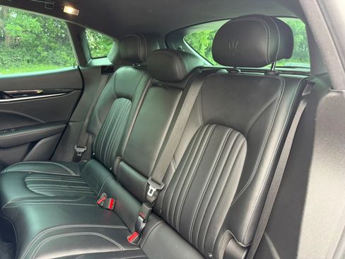 Used 2018 Maserati Levante AWD/4WD image 12