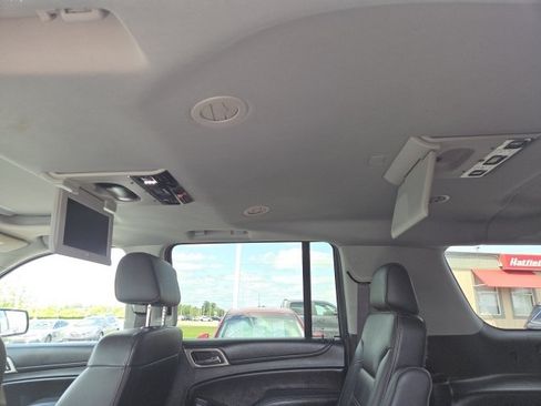 Used 2017 GMC Yukon XL Denali w/ Open Road Package AWD/4WD image 10