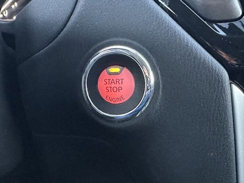 Used 2020 Nissan Pathfinder S image 33