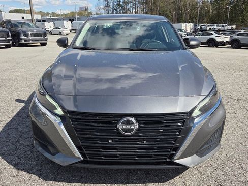 Used 2025 Nissan Altima 2.5 SV image 2