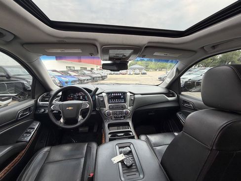 Used 2017 Chevrolet Suburban Premier AWD/4WD image 25