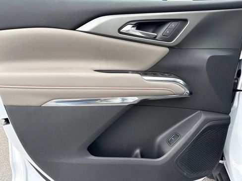 New 2025 Chevrolet Traverse LT w/ LPO, Floor Liner Package image 9