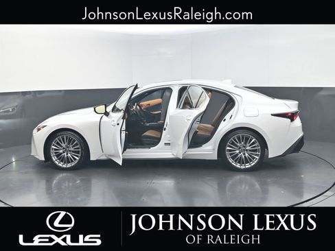 Certified 2024 Lexus IS 300 w/ Premium Package image 29