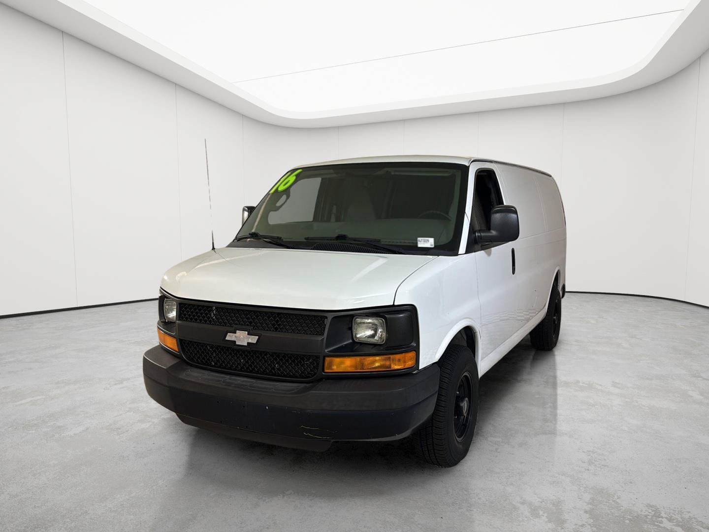 Used 2016 Chevrolet Express 2500 RWD image 3