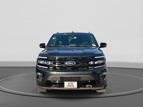 Used 2022 Ford Expedition Max Limited image 3