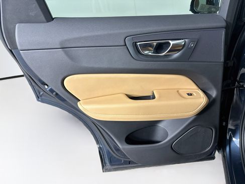 Used 2021 Volvo XC60 T5 Inscription w/ Protection Package Premier FWD image 27