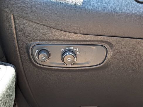 Used 2023 Chevrolet Equinox RS FWD image 27