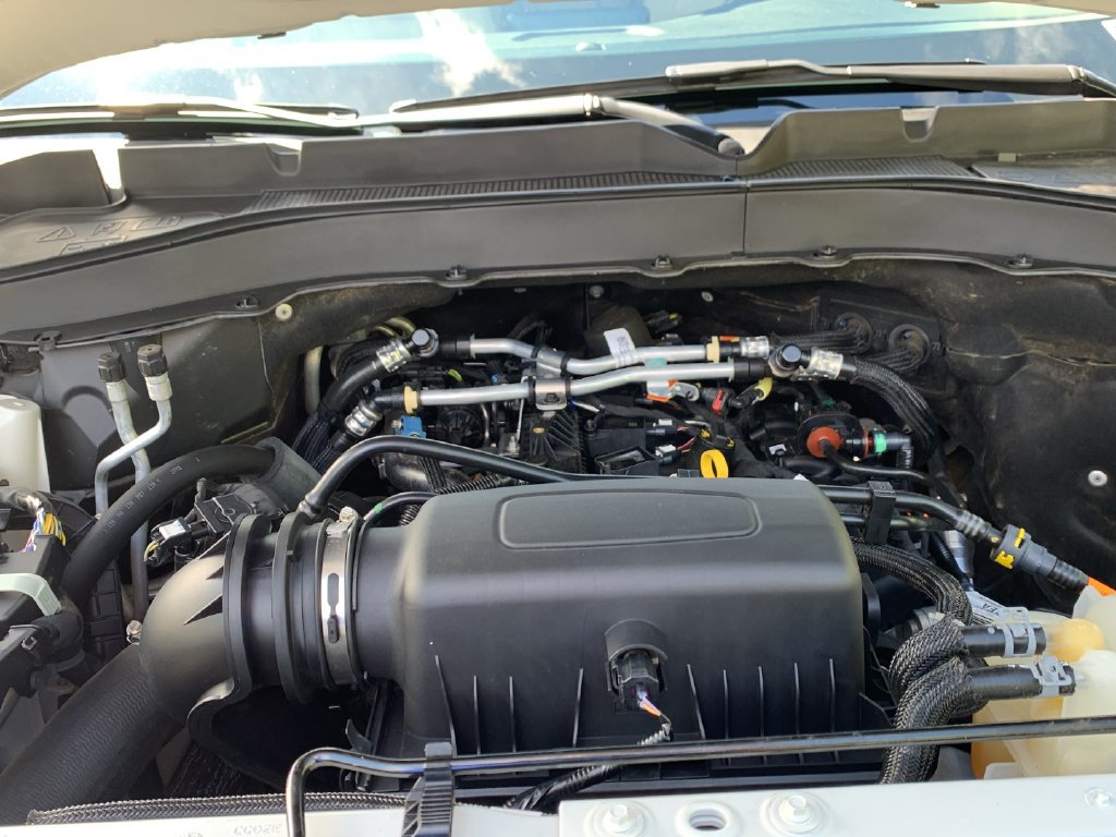 Used 2024 Ford Explorer XLT w/ Equipment Group 202A RWD image 9
