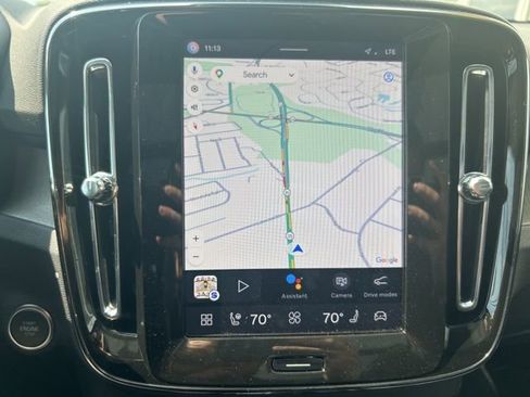 Certified 2025 Volvo XC40 B5 Plus AWD/4WD image 22