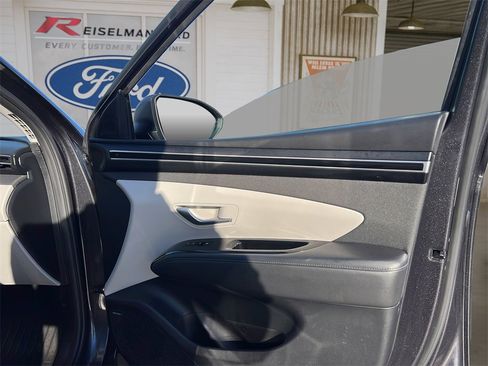 Used 2022 Hyundai Tucson Limited image 21