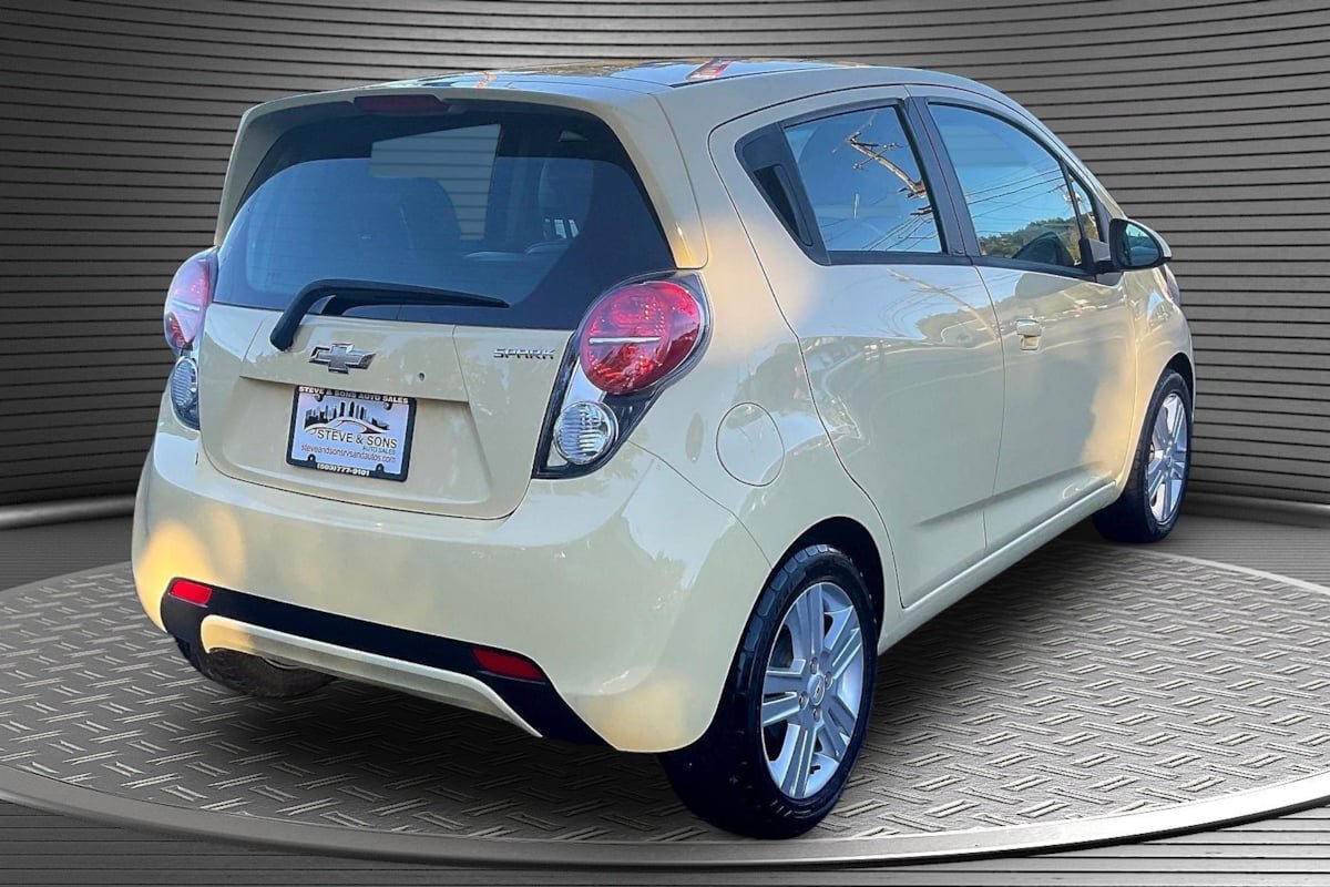 Used 2014 Chevrolet Spark LT FWD image 6