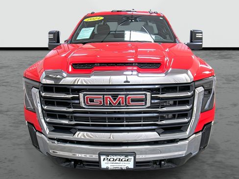 Used 2024 GMC Sierra 3500 SLE w/ SLE Convenience Package image 6