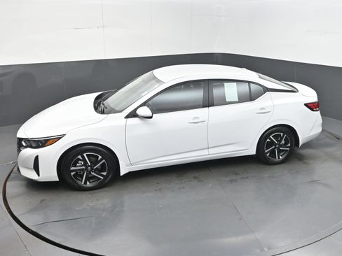 Certified 2025 Nissan Sentra SV w/ All-Weather Package FWD image 33