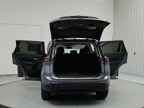 Used 2025 Nissan Rogue SV FWD image 14