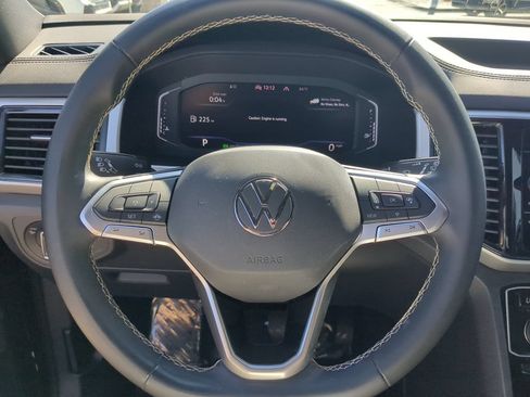 Certified 2022 Volkswagen Atlas Cross Sport SE AWD/4WD image 31