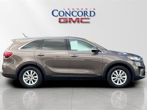 Used 2019 Kia Sorento LX image 3