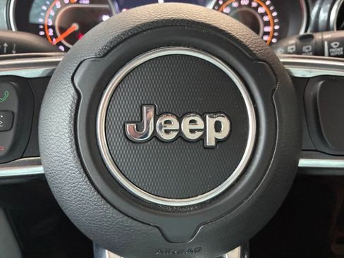 Used 2021 Jeep Wrangler Unlimited Sahara AWD/4WD image 15