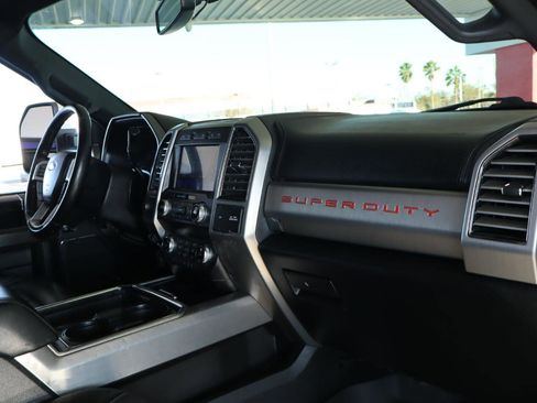 Used 2021 Ford F250 Platinum w/ FX4 Off-Road Package image 43