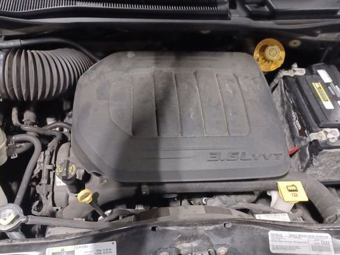 Used 2019 Dodge Grand Caravan SXT image 9