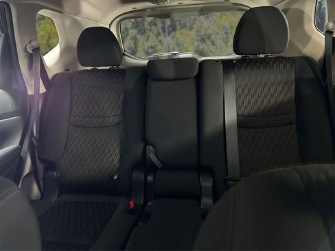 Used 2019 Nissan Rogue S image 14