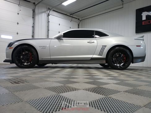 Used 2010 Chevrolet Camaro SS w/ LPO, Ground Effects Package image 11
