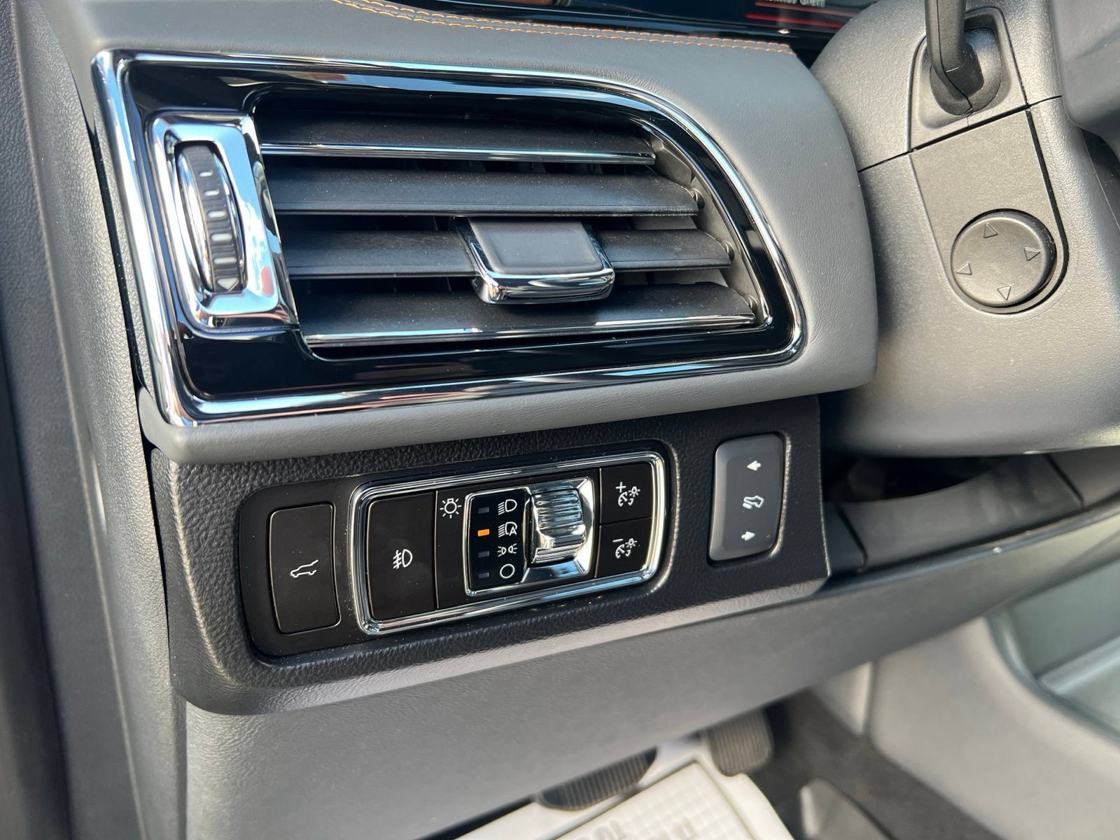 Used 2023 Lincoln Navigator Black Label AWD/4WD image 28