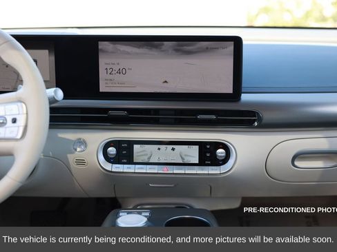 Used 2025 Genesis GV60 Advanced image 27