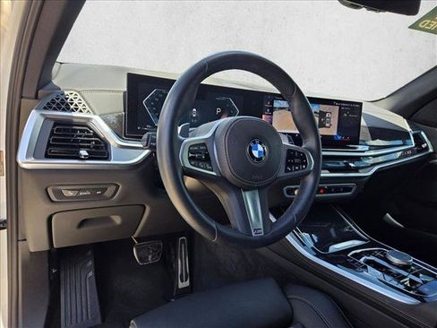 Used 2025 BMW X5 sDrive40i w/ M Sport Package RWD image 7