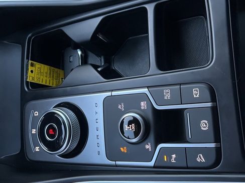 Certified 2023 Kia Sorento EX image 17