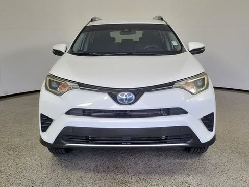 Used 2018 Toyota RAV4 LE Plus AWD/4WD image 3