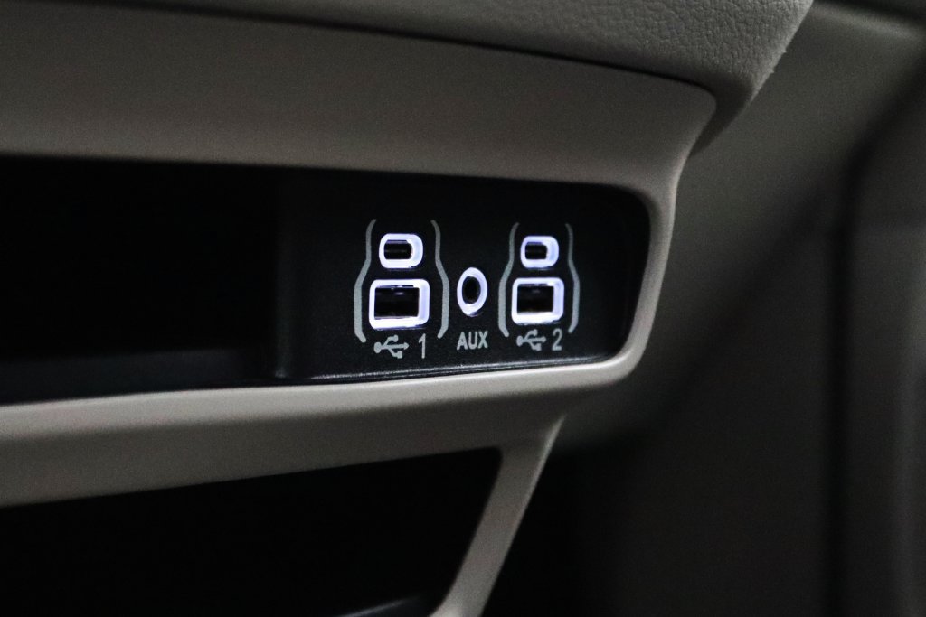 Used 2024 Chrysler Pacifica Touring-L FWD image 25