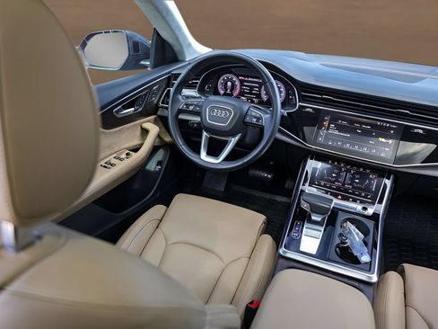 Used 2019 Audi Q8 Prestige w/ Luxury Package AWD/4WD image 26