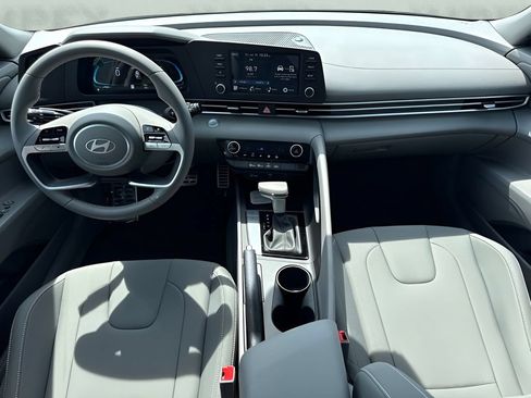 Used 2026 Hyundai Elantra Sport FWD image 11