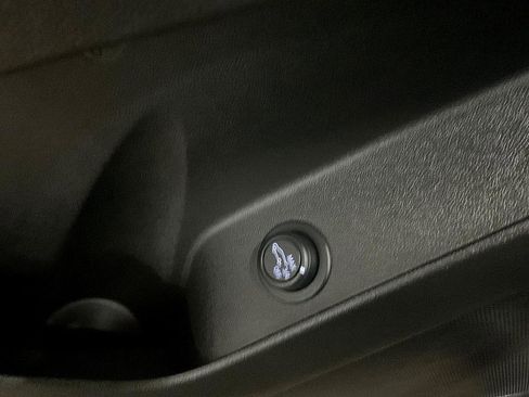 Used 2022 Chevrolet Equinox RS image 33