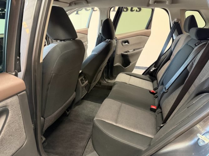 Used 2023 Nissan Rogue SV FWD image 25