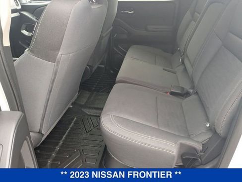 Used 2023 Nissan Frontier SV w/ Technology Package image 30
