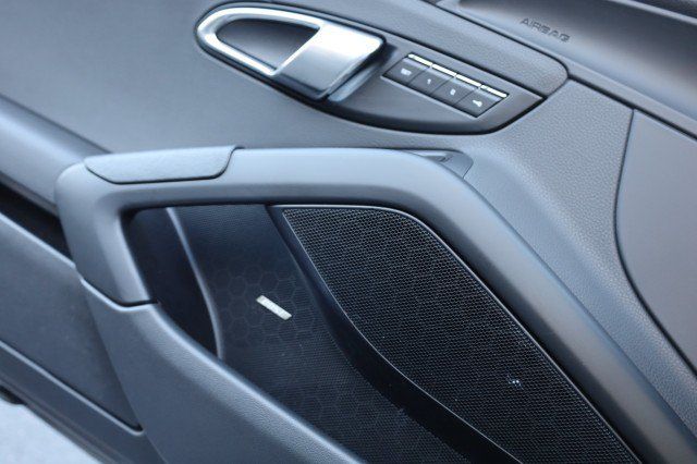 Used 2017 Porsche 718 Boxster RWD image 41