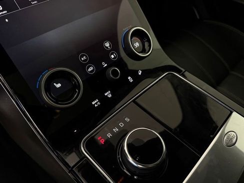 Used 2019 Land Rover Range Rover Velar R-Dynamic SE image 16
