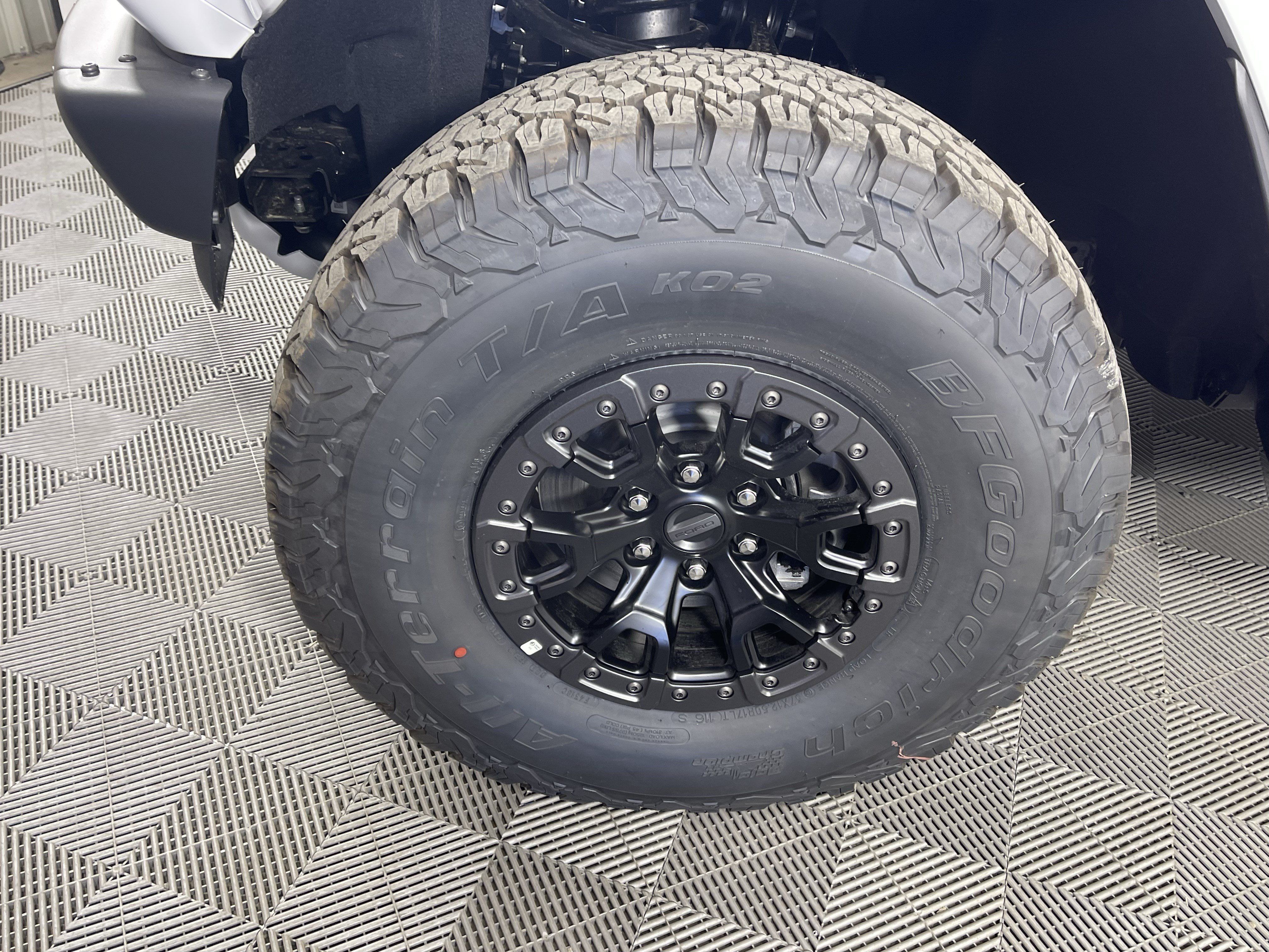 New 2026 Ford Bronco Raptor w/ Interior Carbon Fiber Pack AWD/4WD image 9