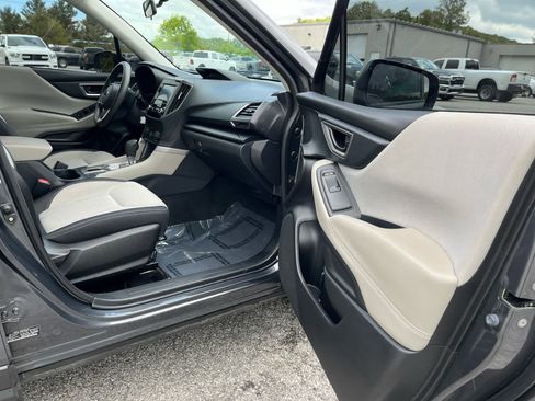 Used 2023 Subaru Forester AWD/4WD image 32