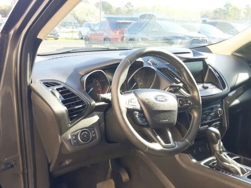 Used 2018 Ford Escape SE w/ SE Sport Appearance Package image 19