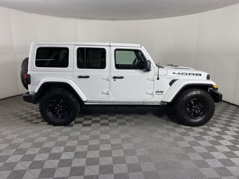 Used 2019 Jeep Wrangler Unlimited Sahara w/ Quick Order Package 24M Moab AWD/4WD image 7