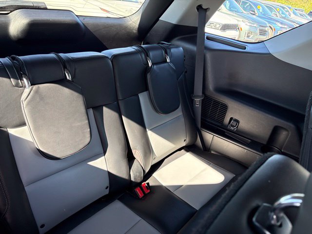 Used 2022 Ford Explorer XLT w/ Equipment Group 202A AWD/4WD image 24